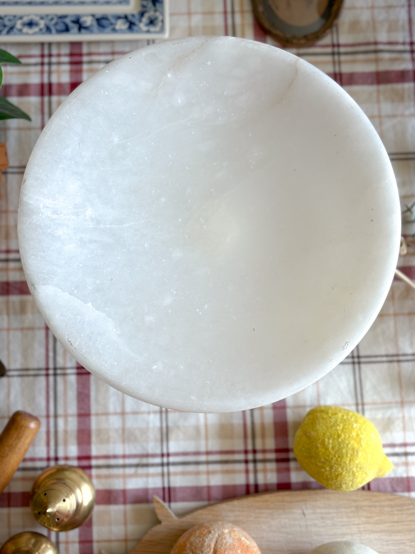 Alabaster compote