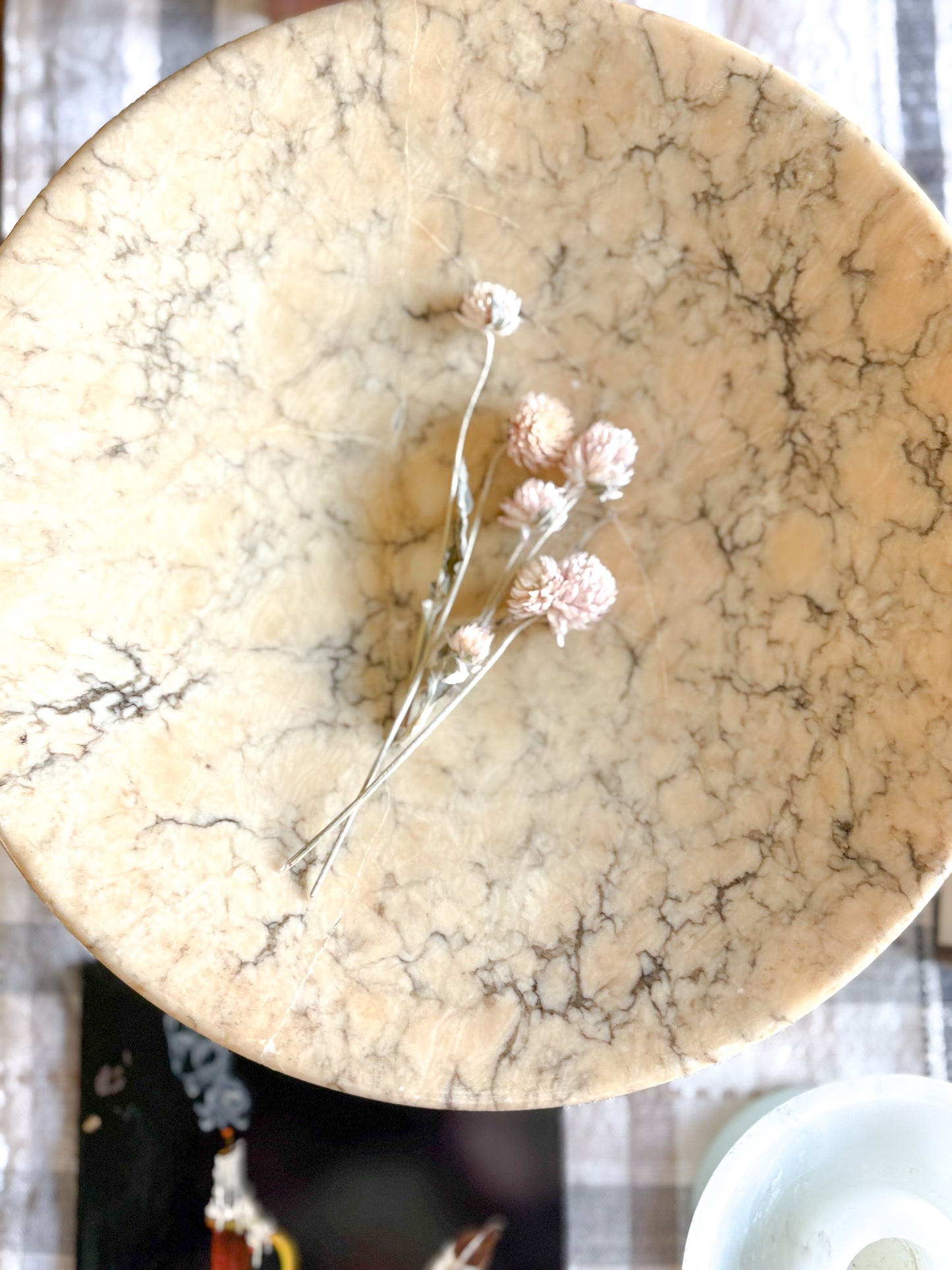 Alabaster compote