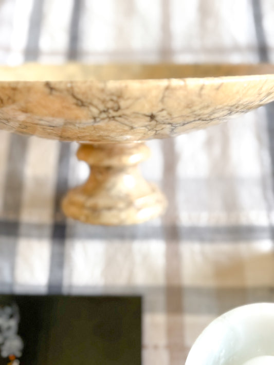 Alabaster compote